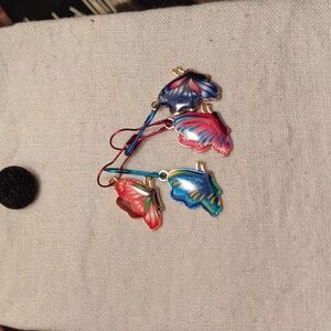 4 Stitch markers, knit, crochet.